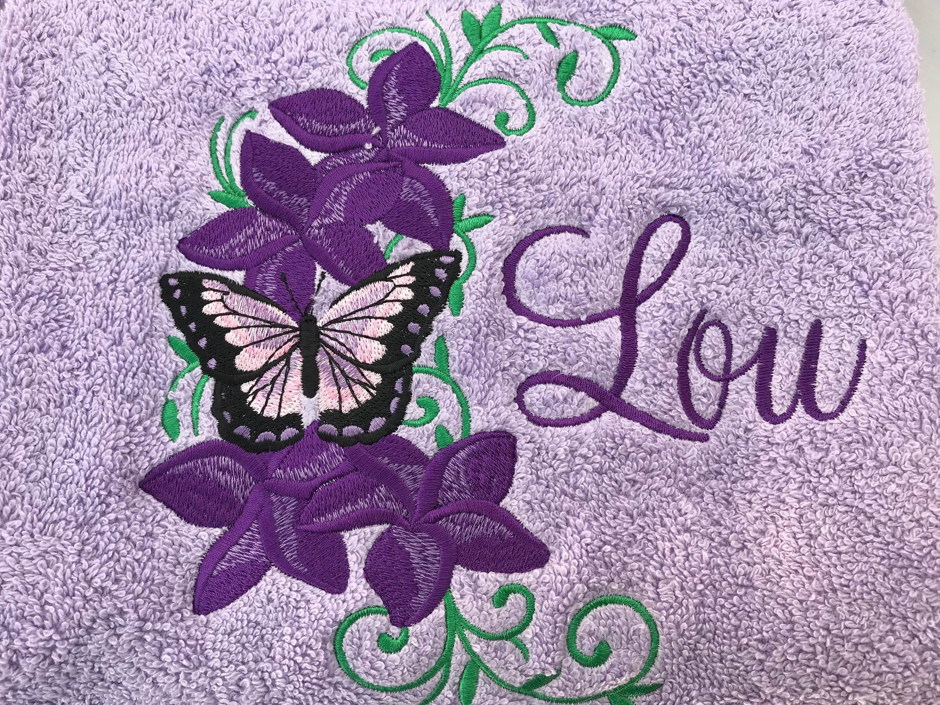 Personalized Lilac Towel Set: Embroidered Butterfly Floral Design — image 3