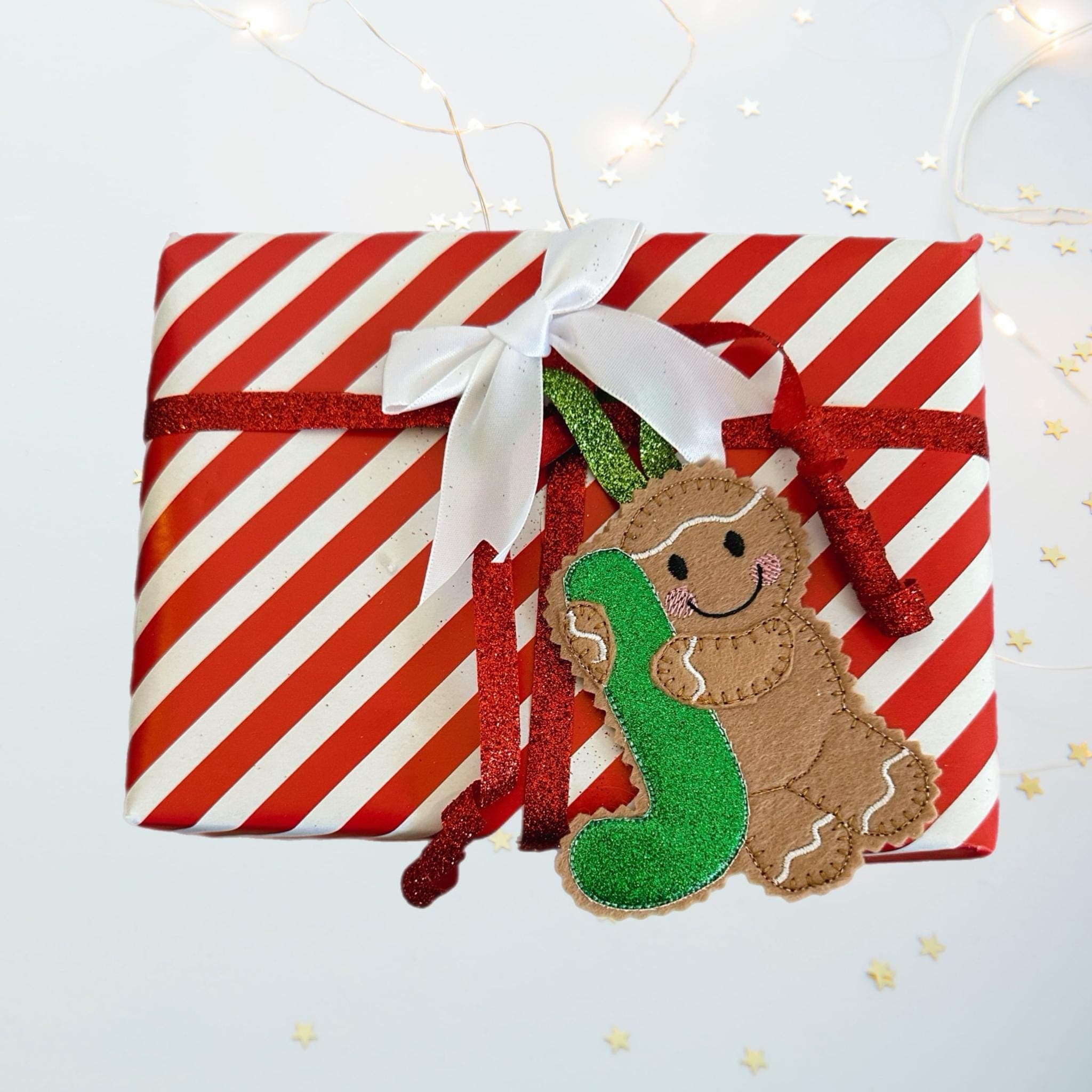 Initial Gingerbread Letter Decoration – Personalised Felt Ornament / Gift Tag — image 2