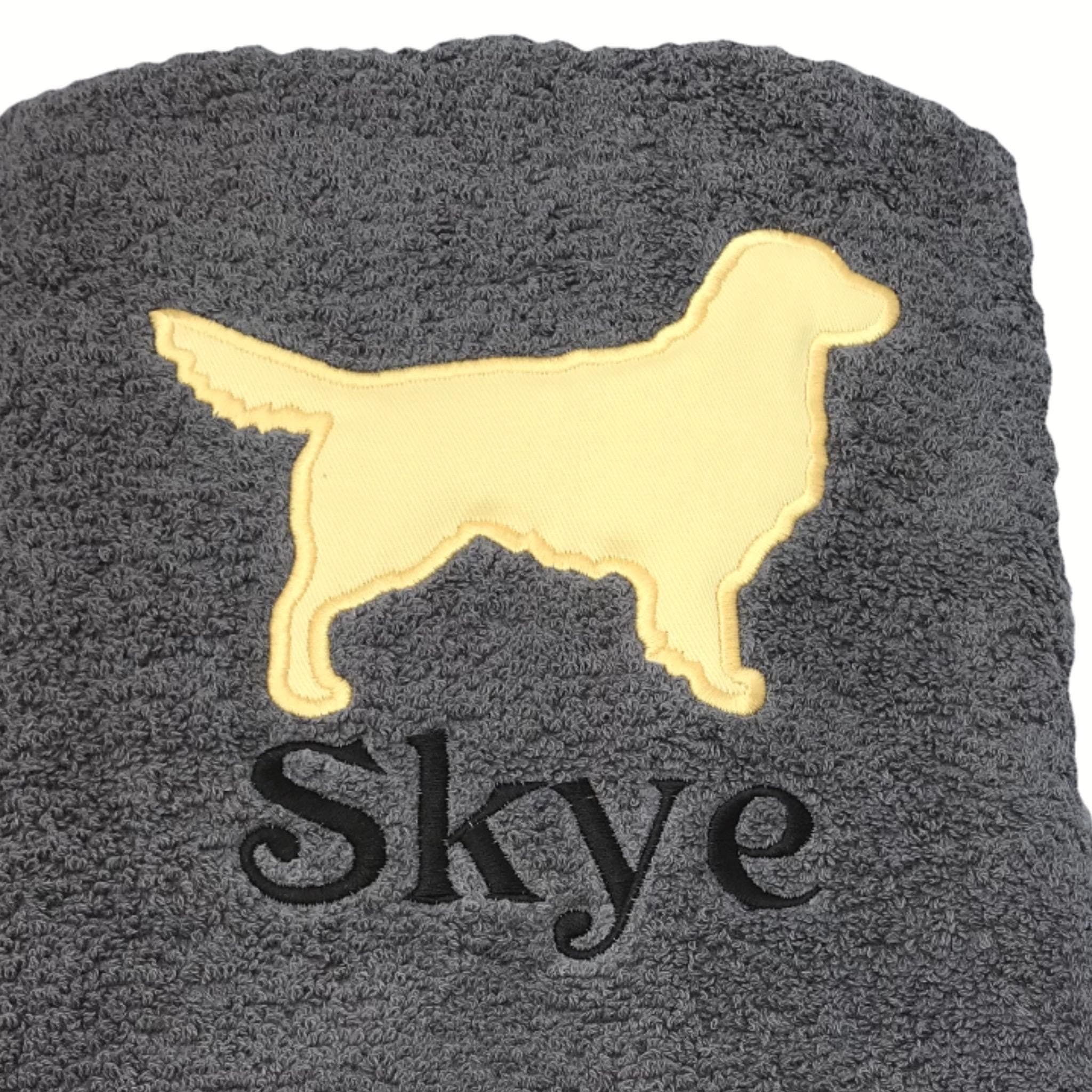 Personalized Golden Retriever Embroidered Bath Towel: Dog Lover Gift — image 3