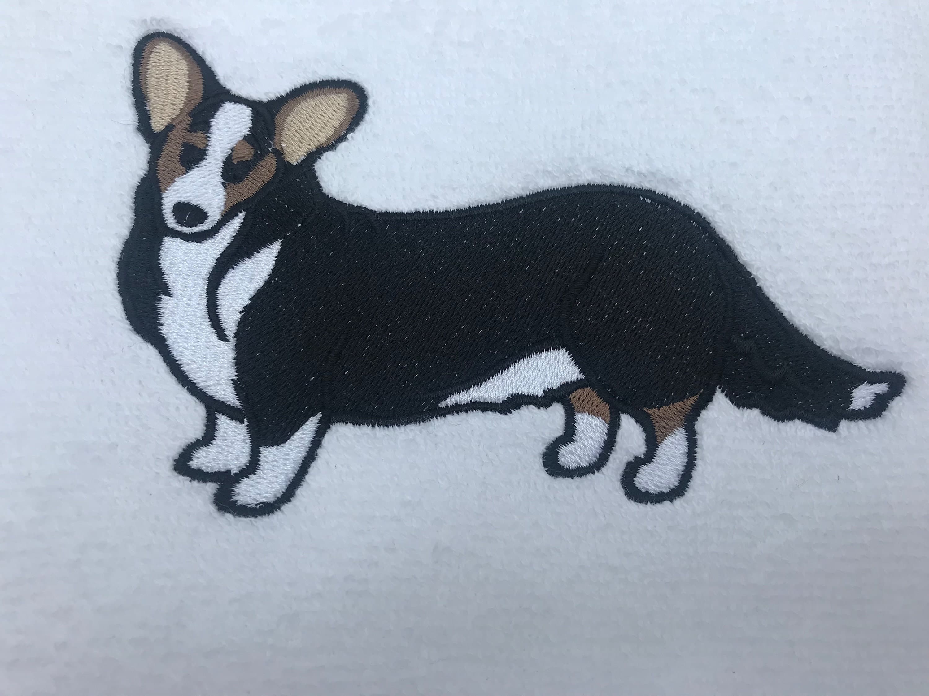 Embroidered Corgi Dog Bath Towel: Personalized Pet Gift — image 2
