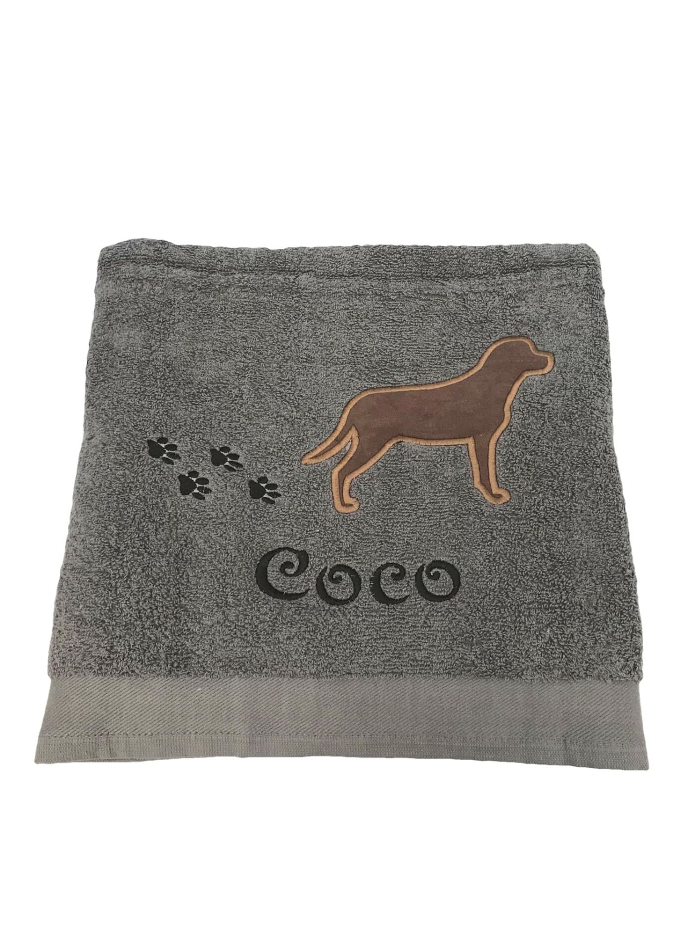 Embroidered Labrador Dog Bath Towel: Personalized Paw Print Gift — image 2