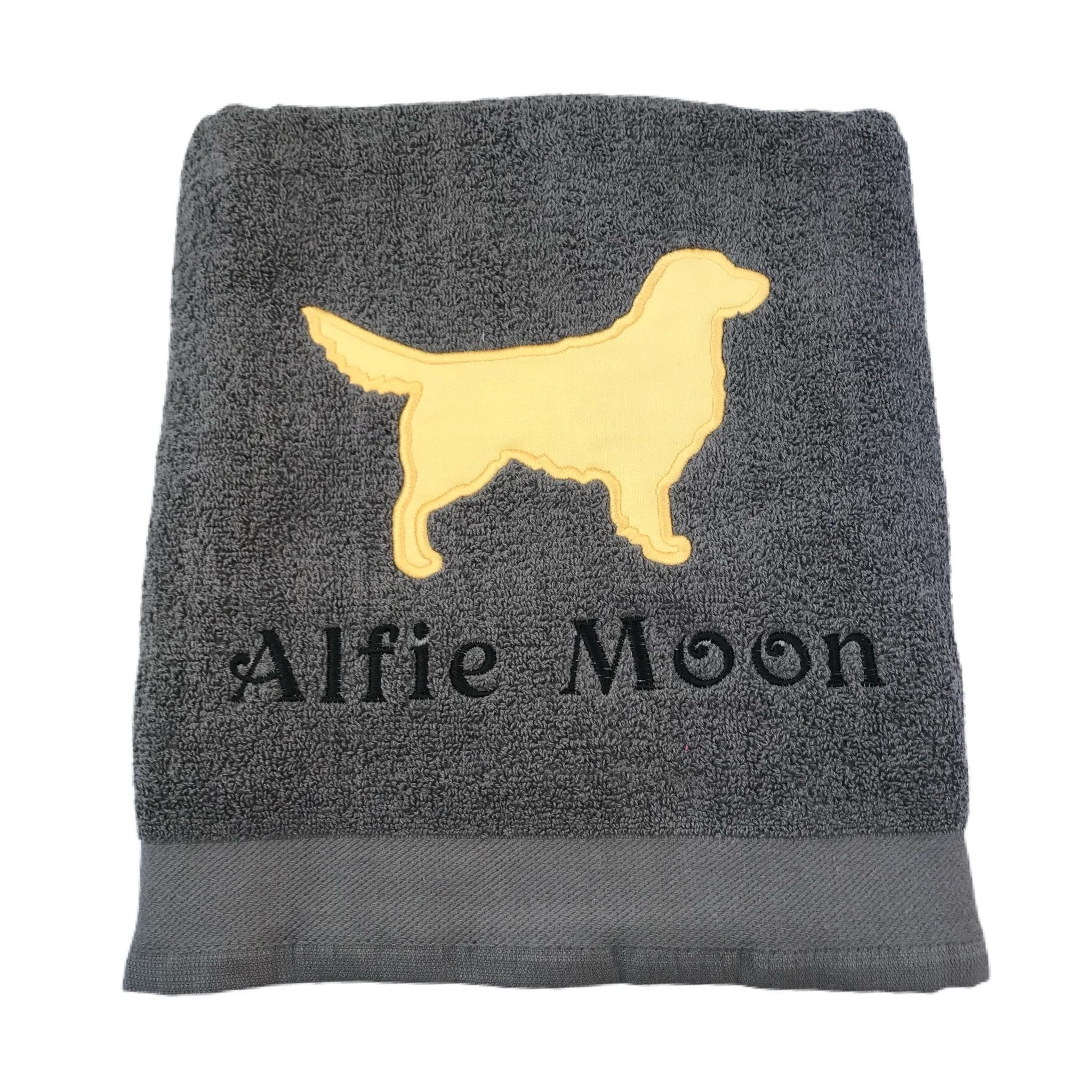 Personalized Golden Retriever Embroidered Bath Towel: Dog Lover Gift — image 2